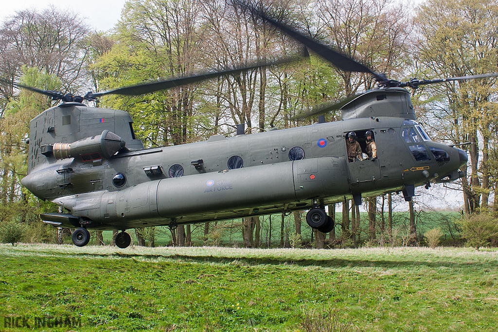 Boeing Chinook HC3 - ZH899 - RAF