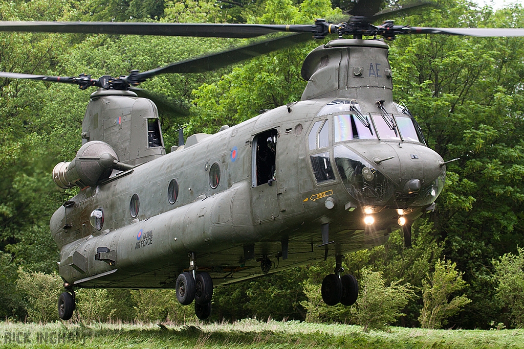 Boeing Chinook HC4 - ZA675/AE - RAF