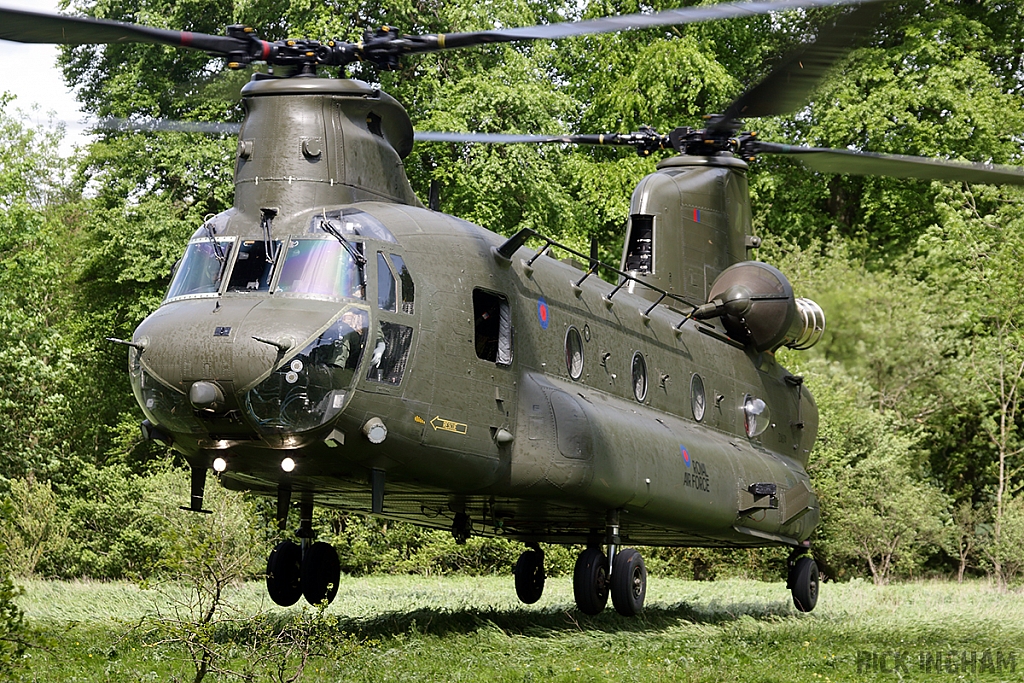 Boeing Chinook HC4 - ZA674 - RAF