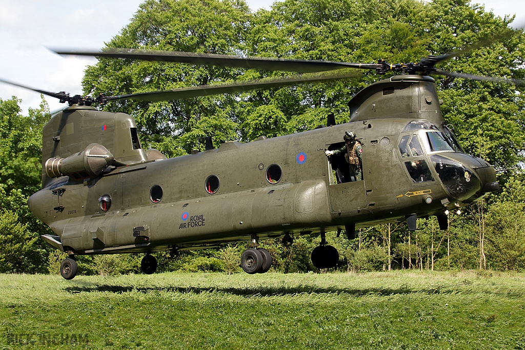 Boeing Chinook HC4 - ZA674 - RAF