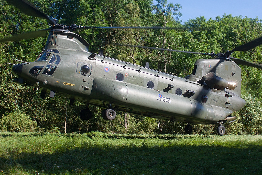 Boeing Chinook HC3 - ZH902 - RAF