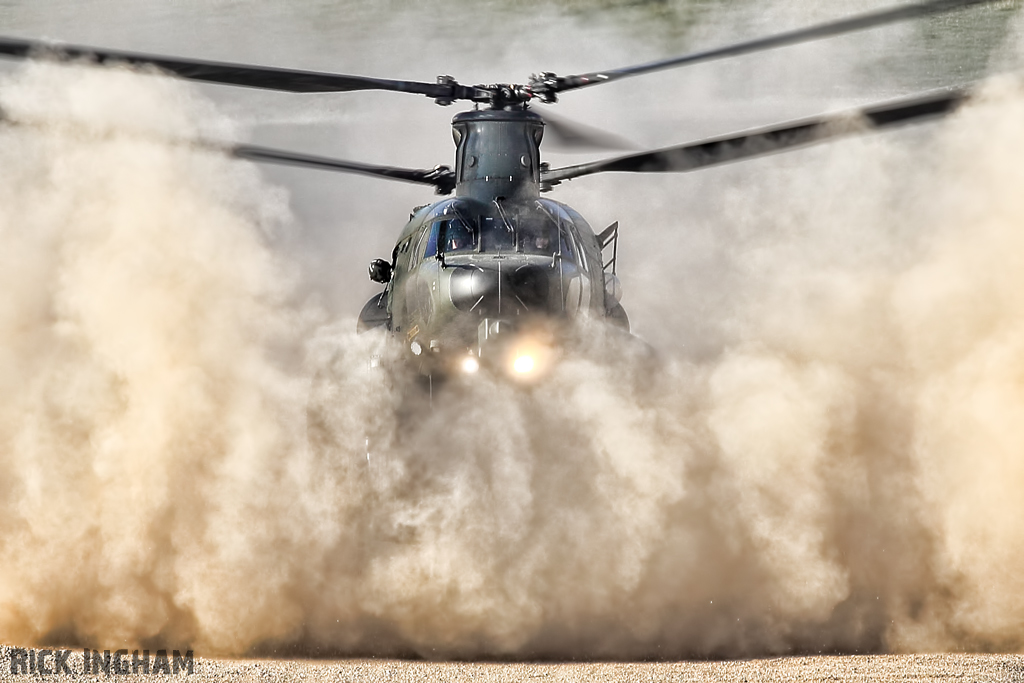 Boeing Chinook HC3 - ZH902 - RAF