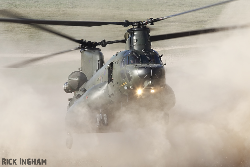 Boeing Chinook HC3 - ZH902 - RAF