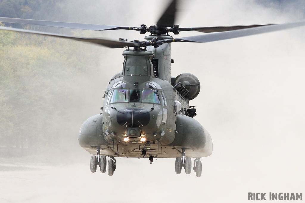 Boeing Chinook HC3 - ZH904 - RAF