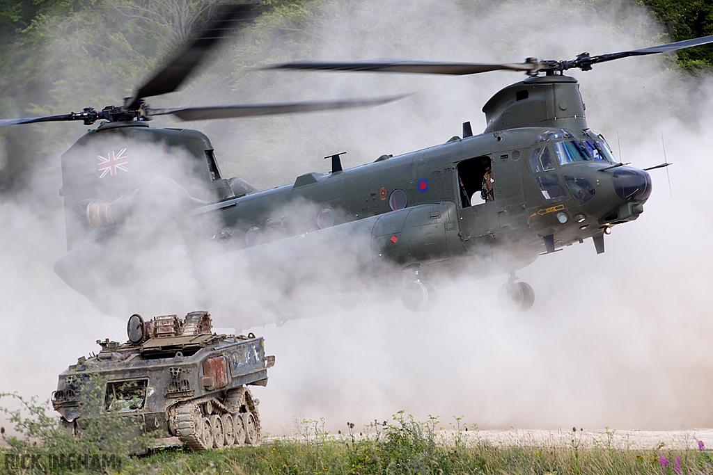 Boeing Chinook HC3 - ZH898 - RAF