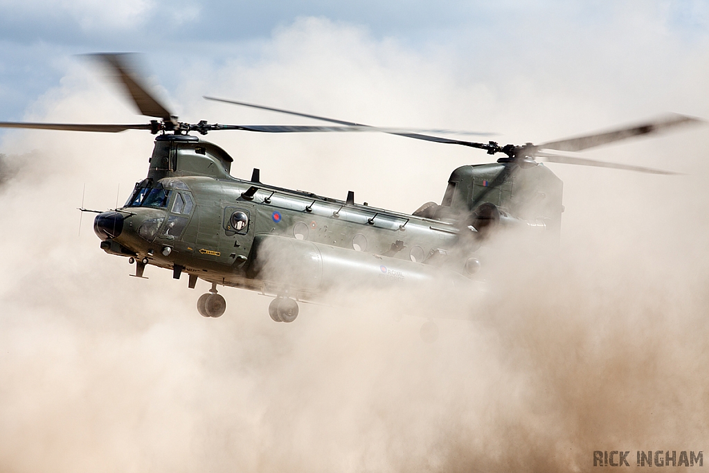 Boeing Chinook HC3 - ZH902 - RAF