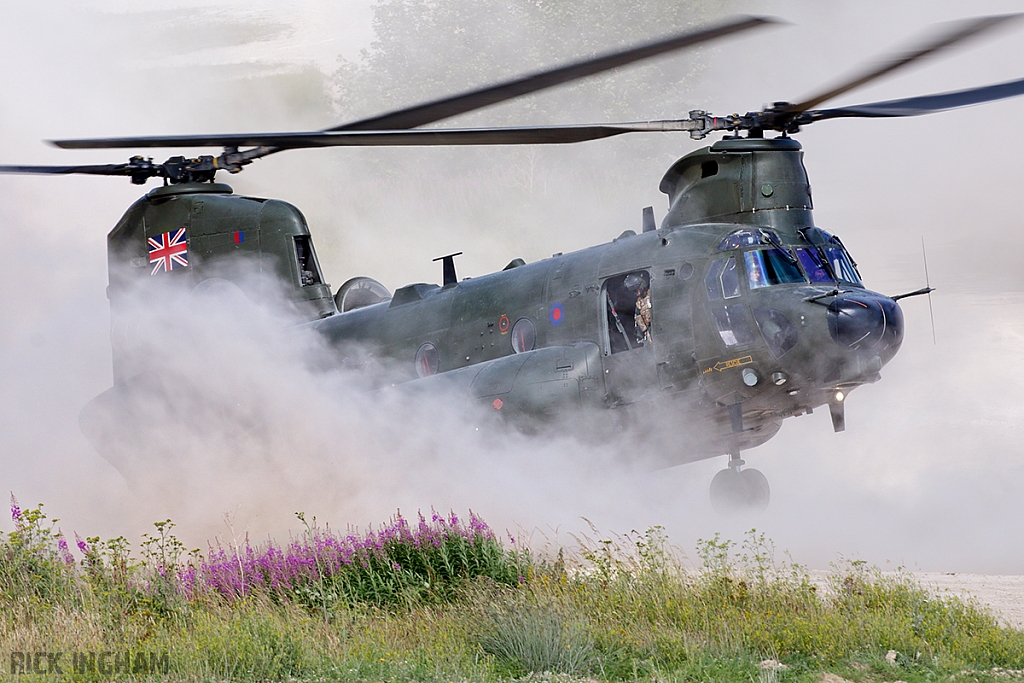 Boeing Chinook HC3 - ZH898 - RAF