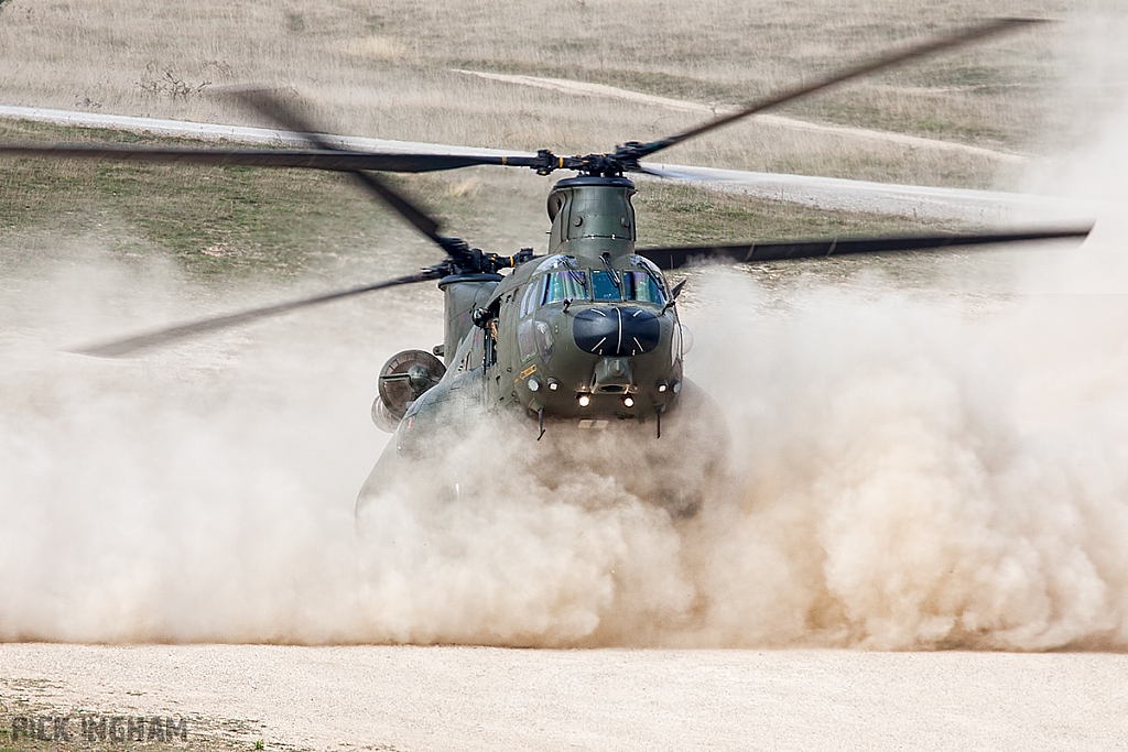 Boeing Chinook HC3 - ZH902 - RAF