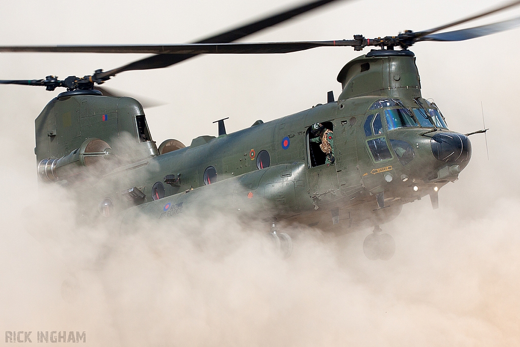 Boeing Chinook HC3 - ZH902 - RAF