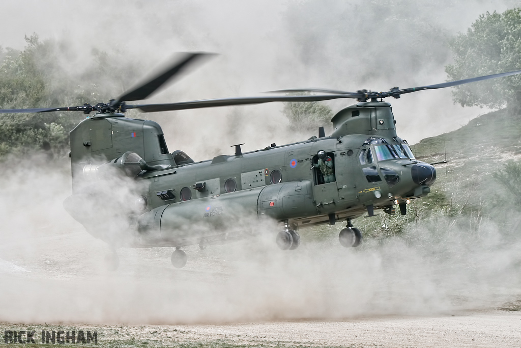 Boeing Chinook HC3 - ZH904 - RAF