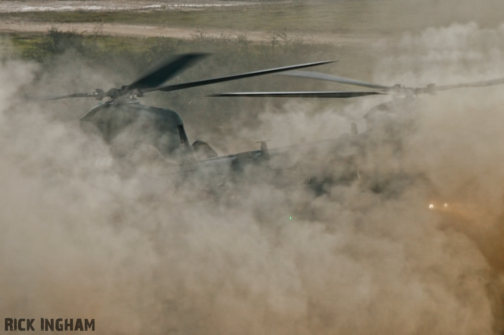 Boeing Chinook HC3 - ZH899 - RAF