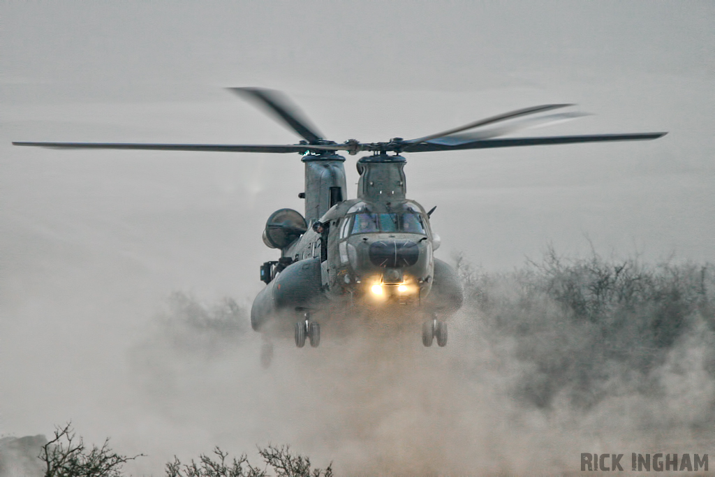 Boeing Chinook HC3 - ZH899 - RAF