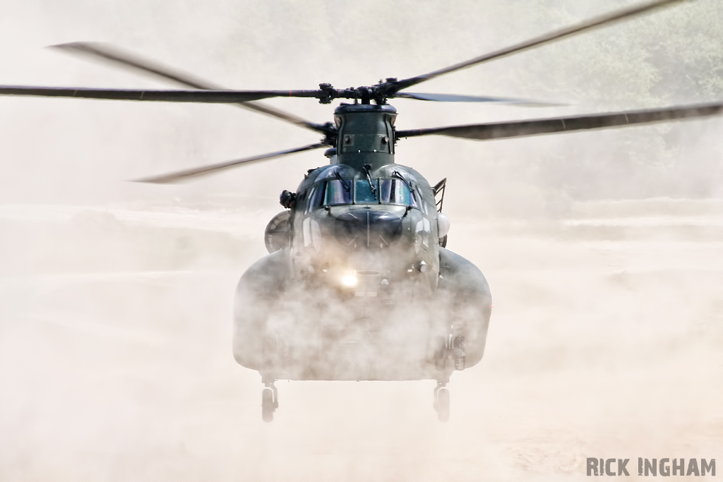 Boeing Chinook HC3 - ZH898 - RAF