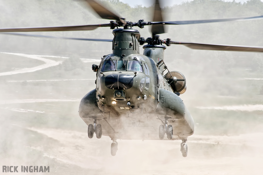 Boeing Chinook HC3 - ZH898 - RAF