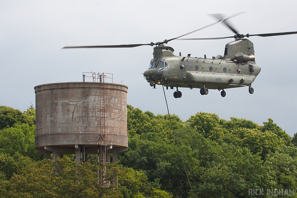 Boeing Chinook HC4 - ZA718 - RAF