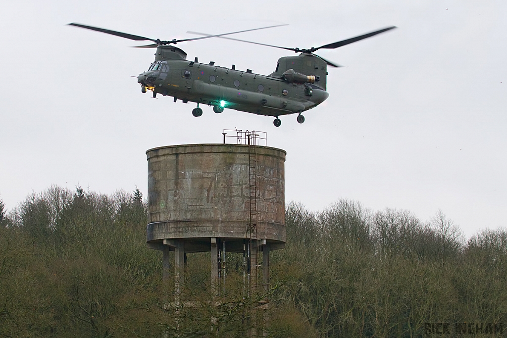 Boeing Chinook HC4 - ZA683/AK - RAF