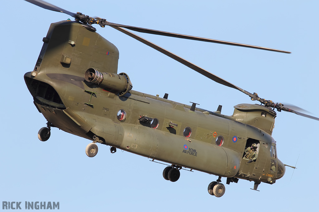 Boeing Chinook HC3 - ZH902 - RAF