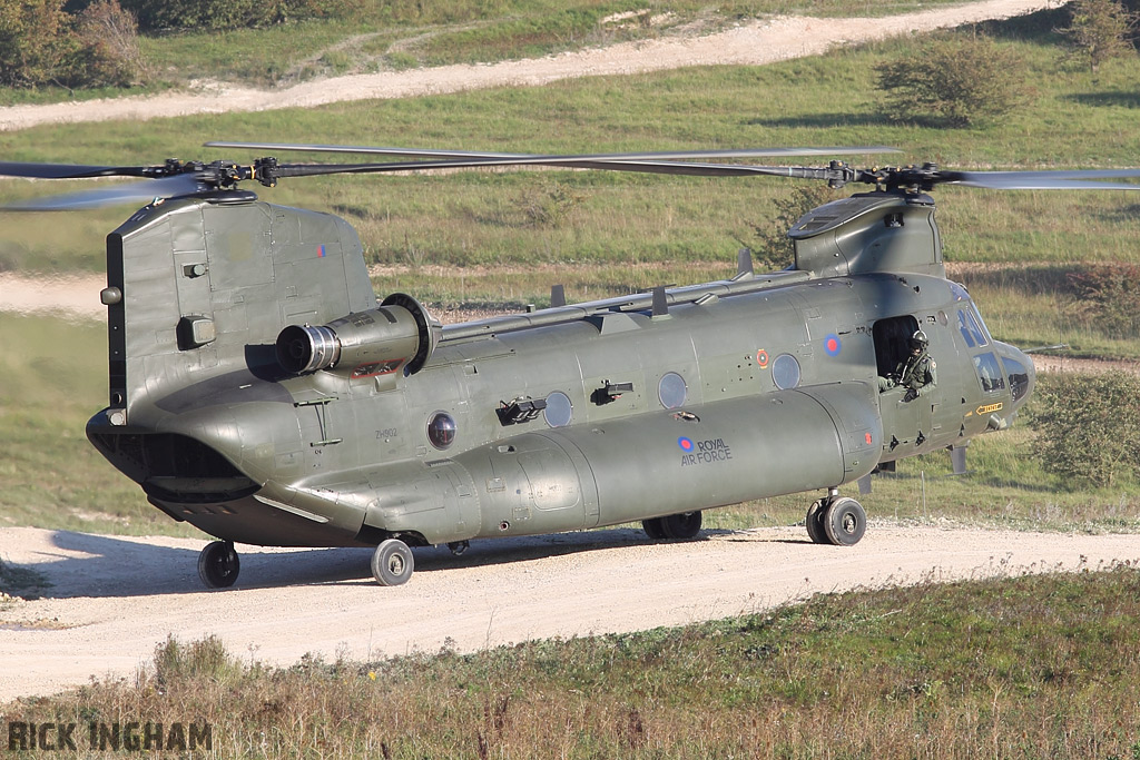 Boeing Chinook HC3 - ZH902 - RAF