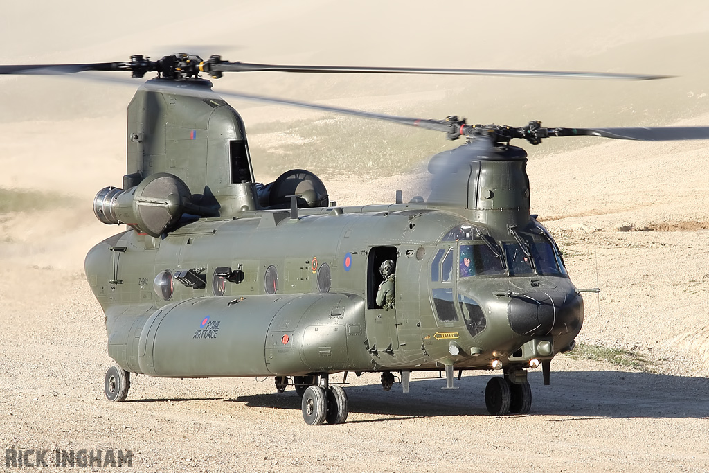 Boeing Chinook HC3 - ZH902 - RAF