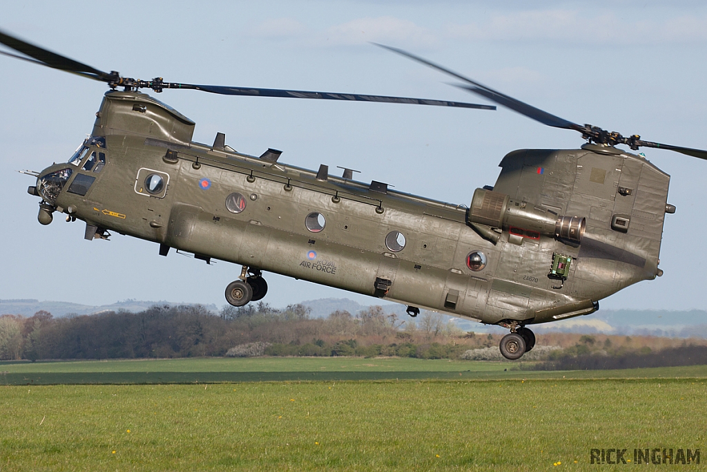 Boeing Chinook HC4 - ZA670 - RAF