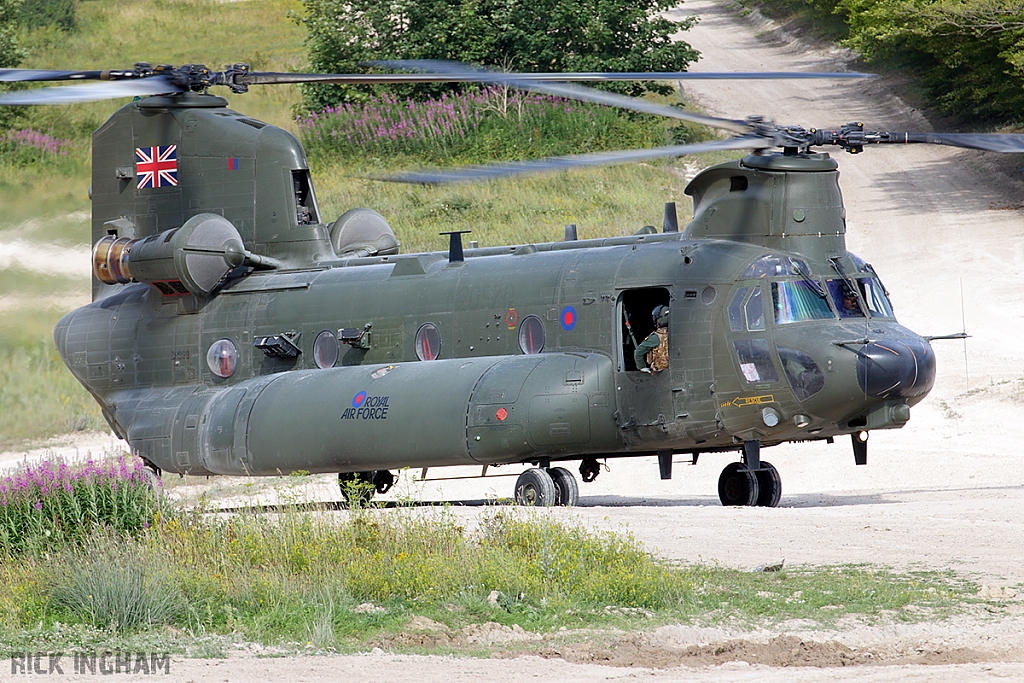 Boeing Chinook HC3 - ZH898 - RAF