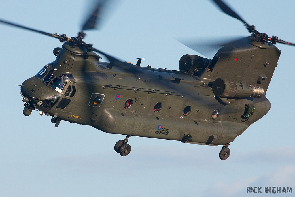 Boeing Chinook HC4 - ZA670 - RAF