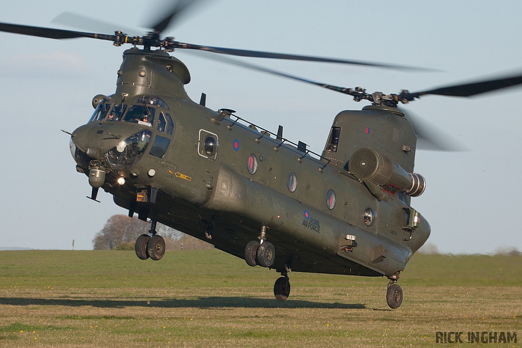 Boeing Chinook HC4 - ZA670 - RAF