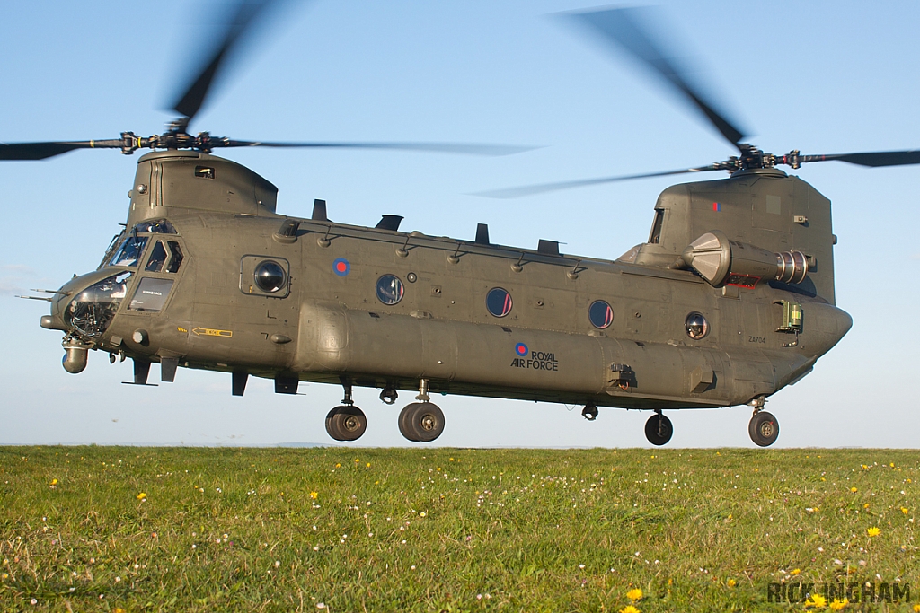 Boeing Chinook HC4 - ZA704 - RAF