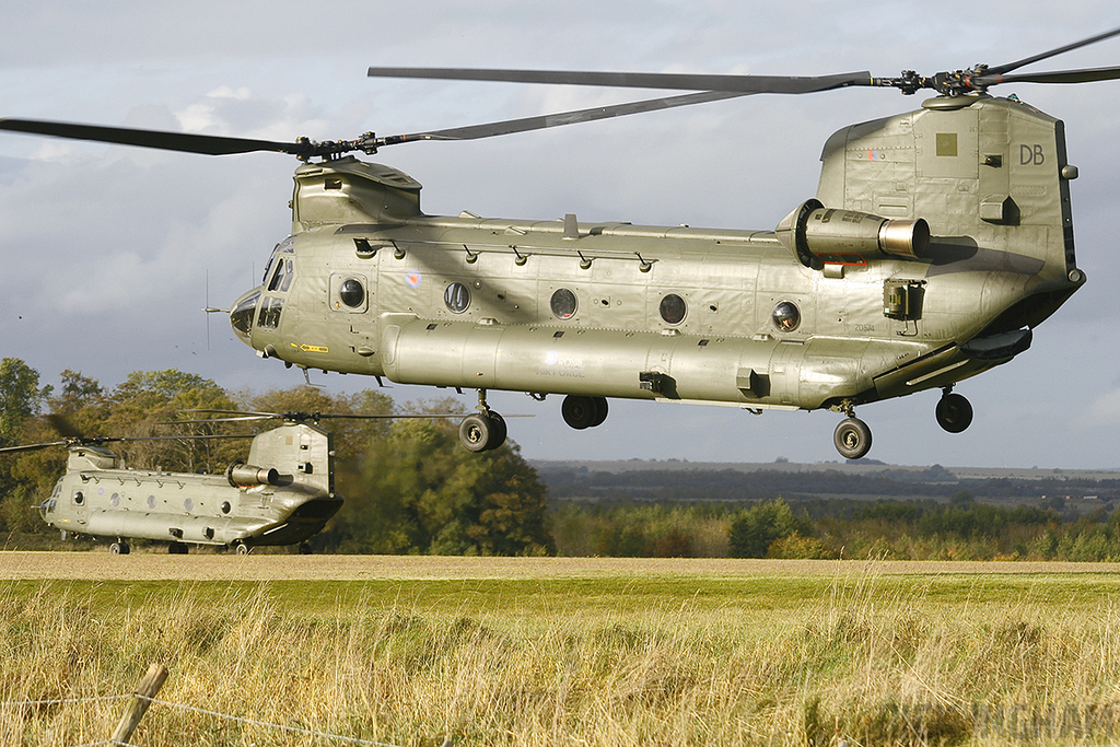 Boeing Chinook HC2 - ZD574/DB + ZH777 - RAF