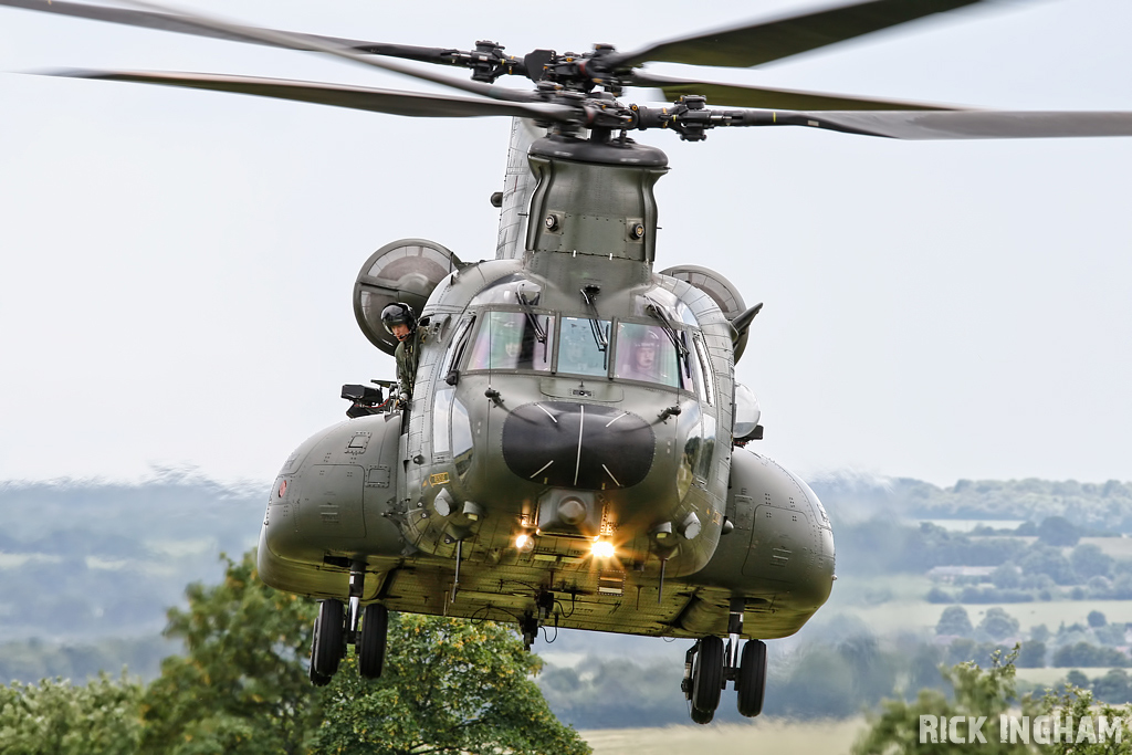 Boeing Chinook HC3 - ZH902 - RAF