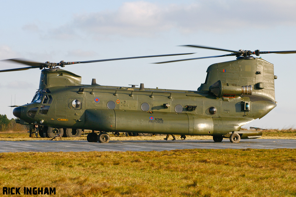 Boeing Chinook HC3 - ZH902  - RAF