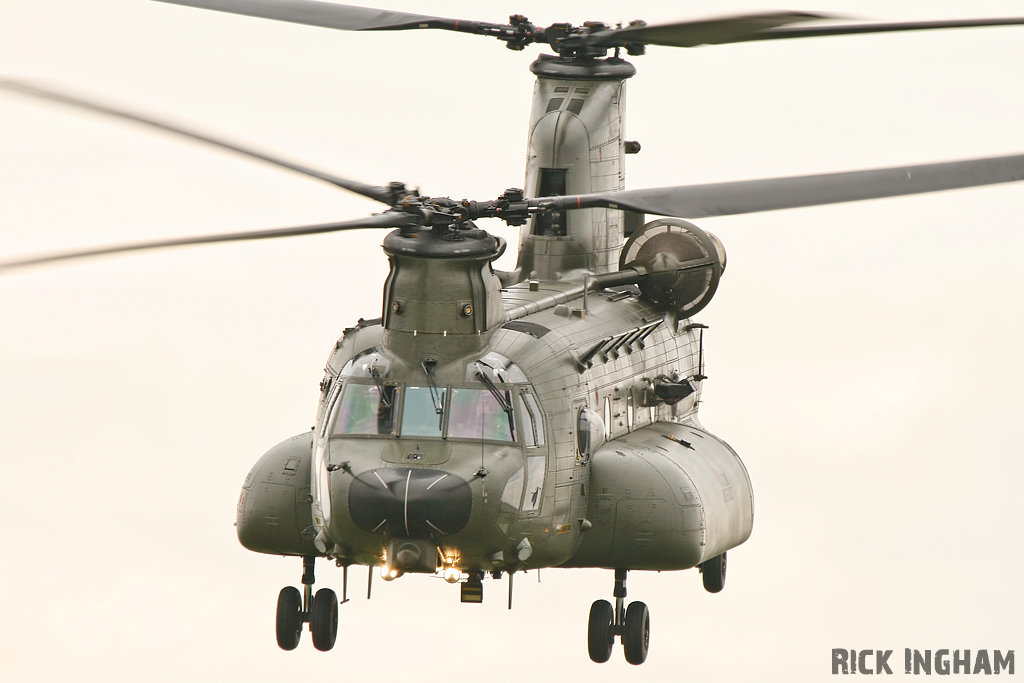 Boeing Chinook HC3 - ZH897/HL + ZH902 - RAF