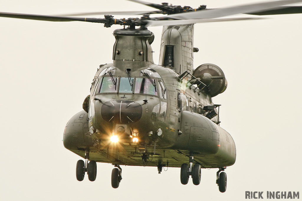 Boeing Chinook HC3 - ZH902 - RAF