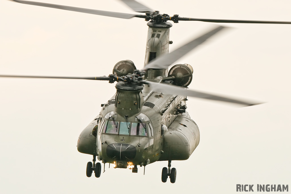 Boeing Chinook HC3 - ZH902 - RAF