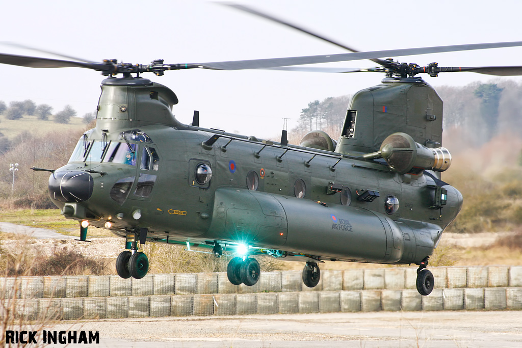 Boeing Chinook HC3 - ZH902 - RAF