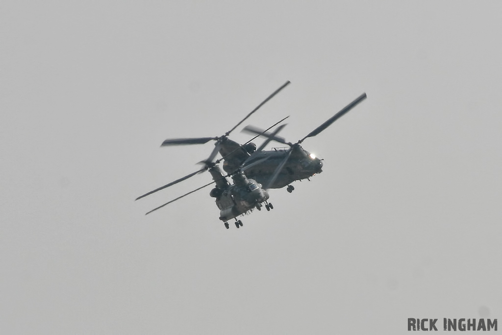 Boeing Chinook HC3 - ZH898/HM + Boeing Chinook HC2 - ZA679/AG - RAF