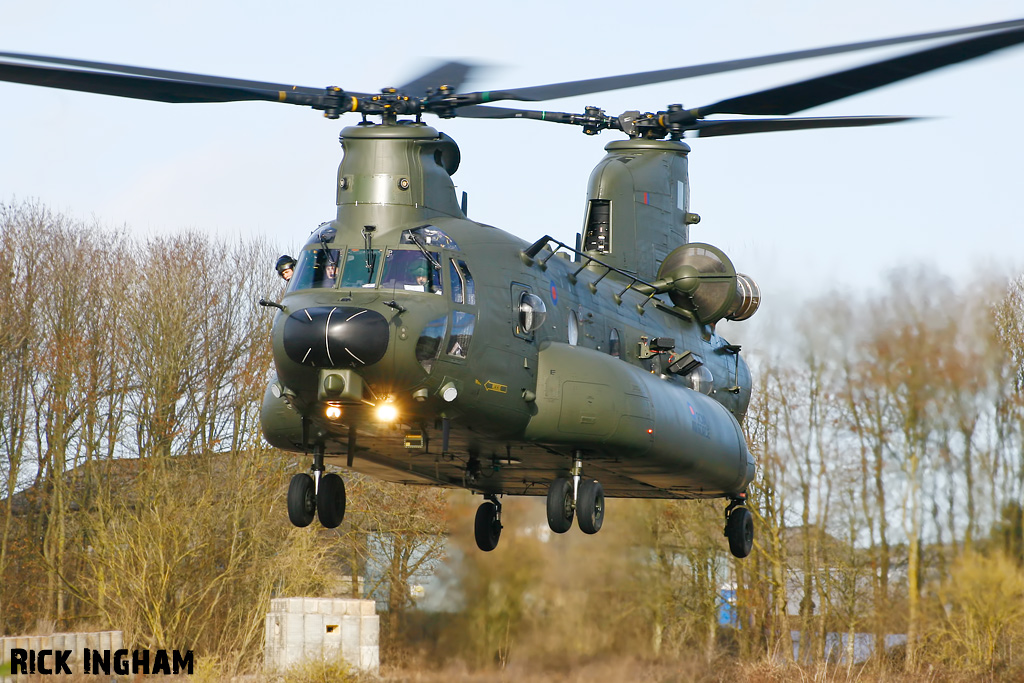 Boeing Chinook HC3 - ZH904 - RAF