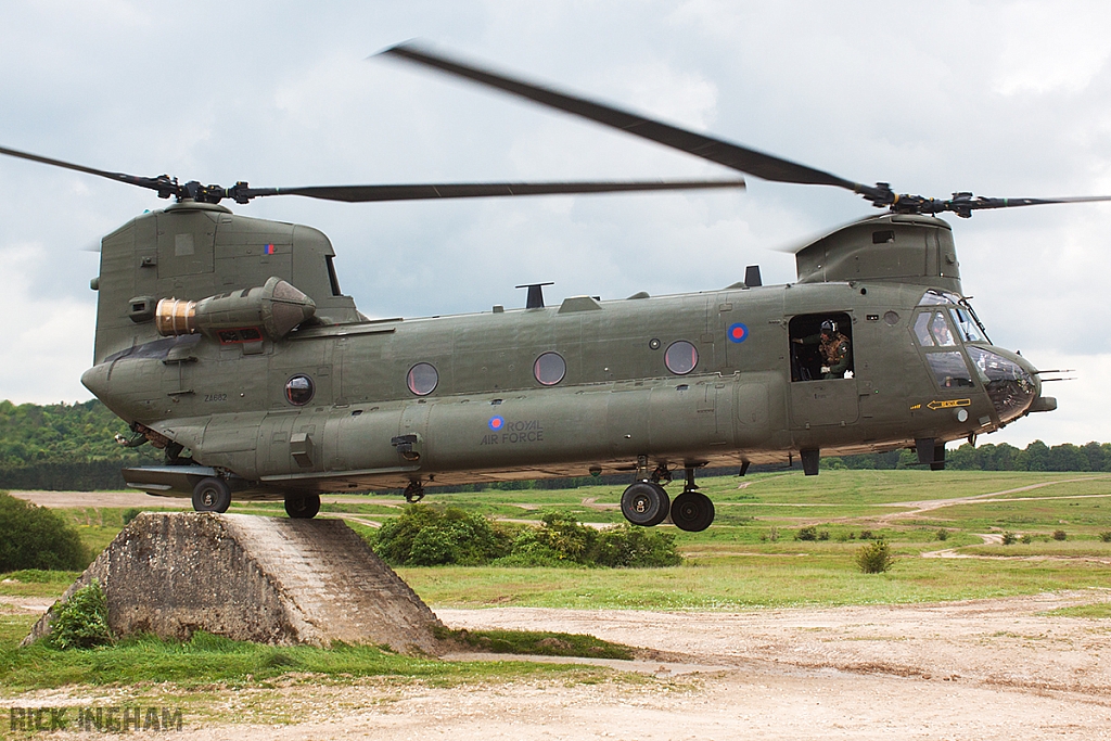 Boeing Chinook HC4 - ZA682 - RAF