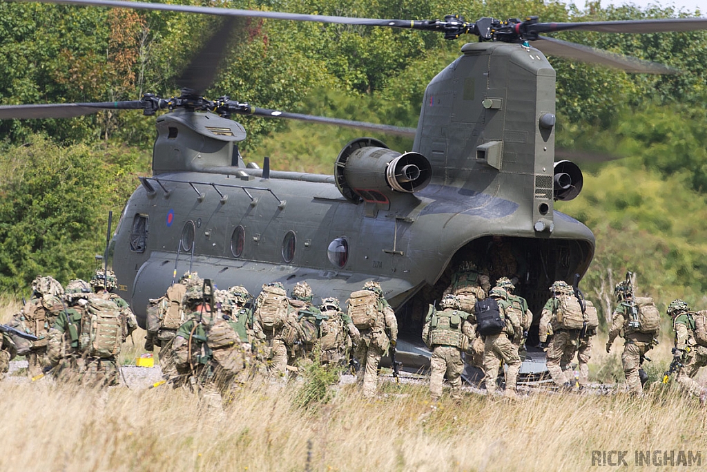 Boeing Chinook HC2 - ZD980/DD - RAF