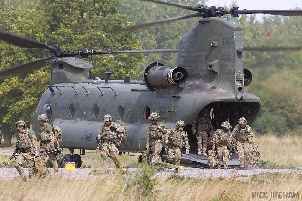 Boeing Chinook HC2 - ZD980/DD - RAF