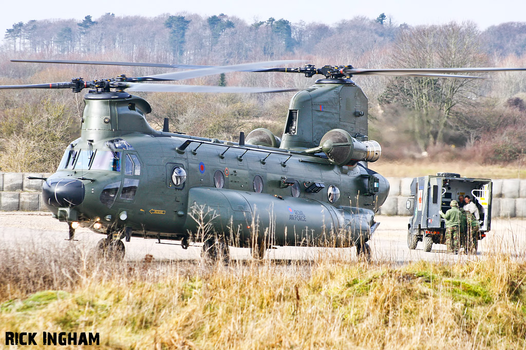 Boeing Chinook HC3 - ZH902 - RAF