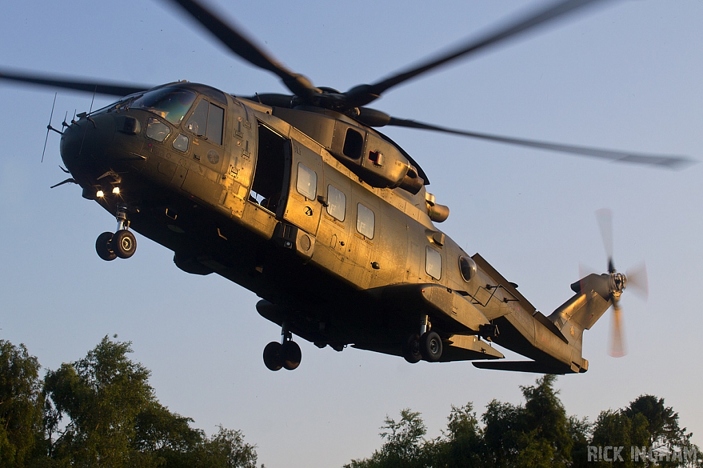 Westland Merlin HC3 - ZJ122/F - RAF