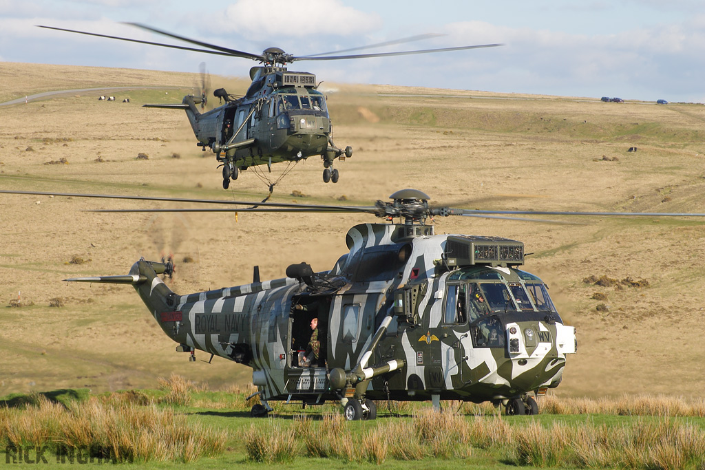 Westland Sea King HC4 - ZF115/R(WV) - Royal Navy