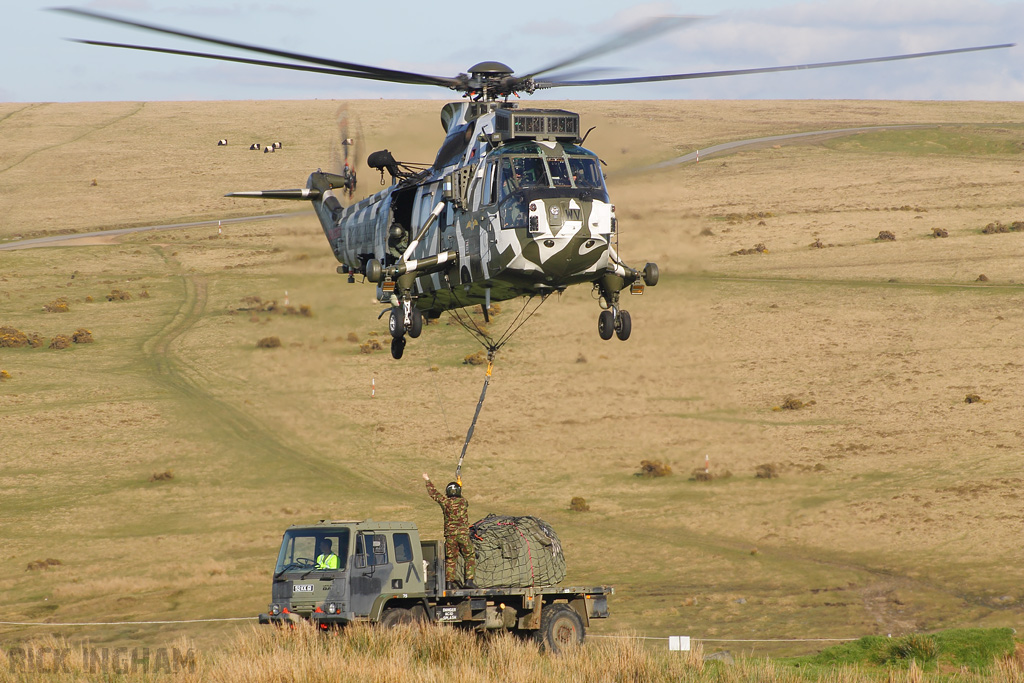 Westland Sea King HC4 - ZF115/R(WV) - Royal Navy