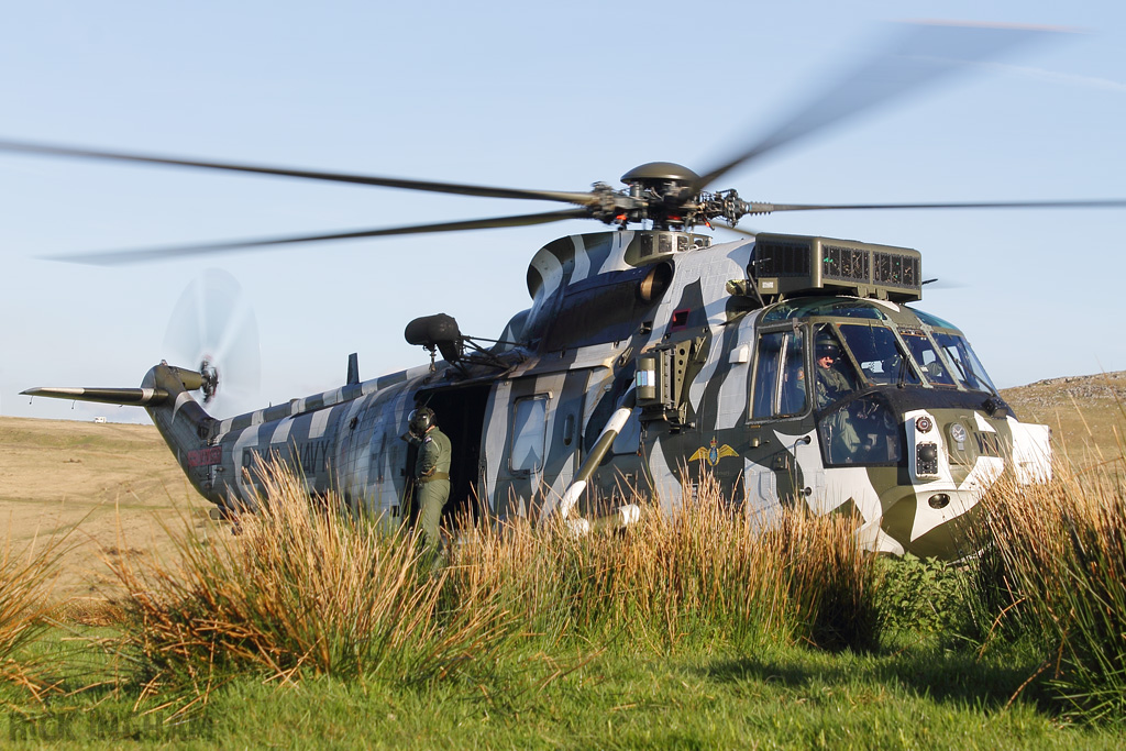 Westland Sea King HC4 - ZF115/R(WV) - Royal Navy