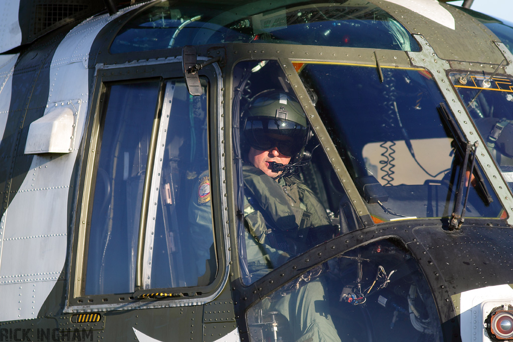 Westland Sea King HC4 - ZF115/R(WV) - Royal Navy