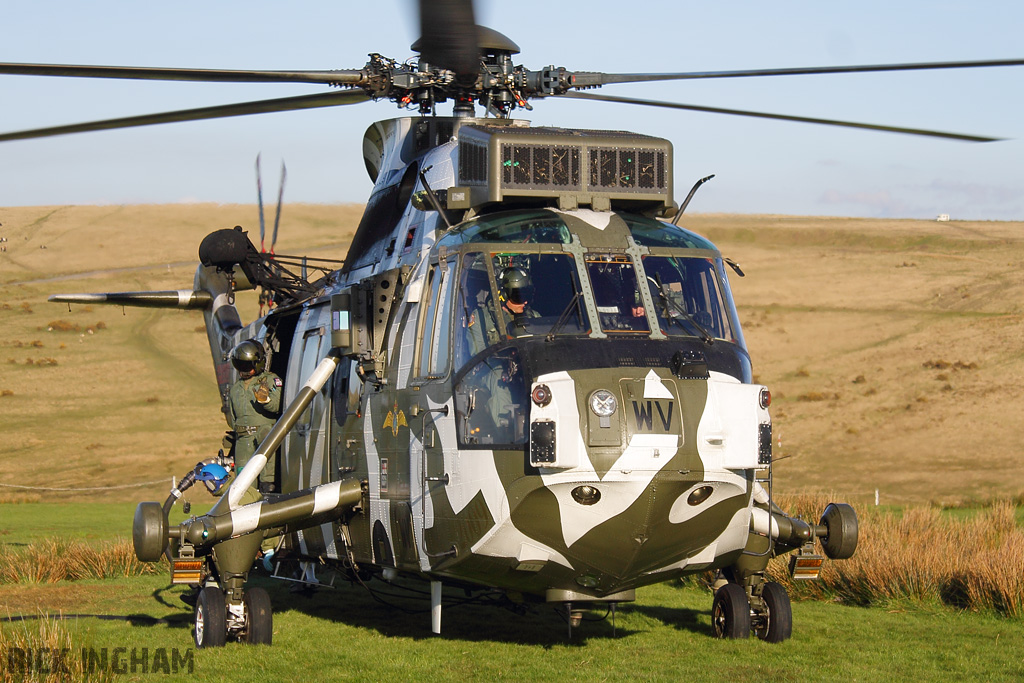 Westland Sea King HC4 - ZF115/R(WV) - Royal Navy