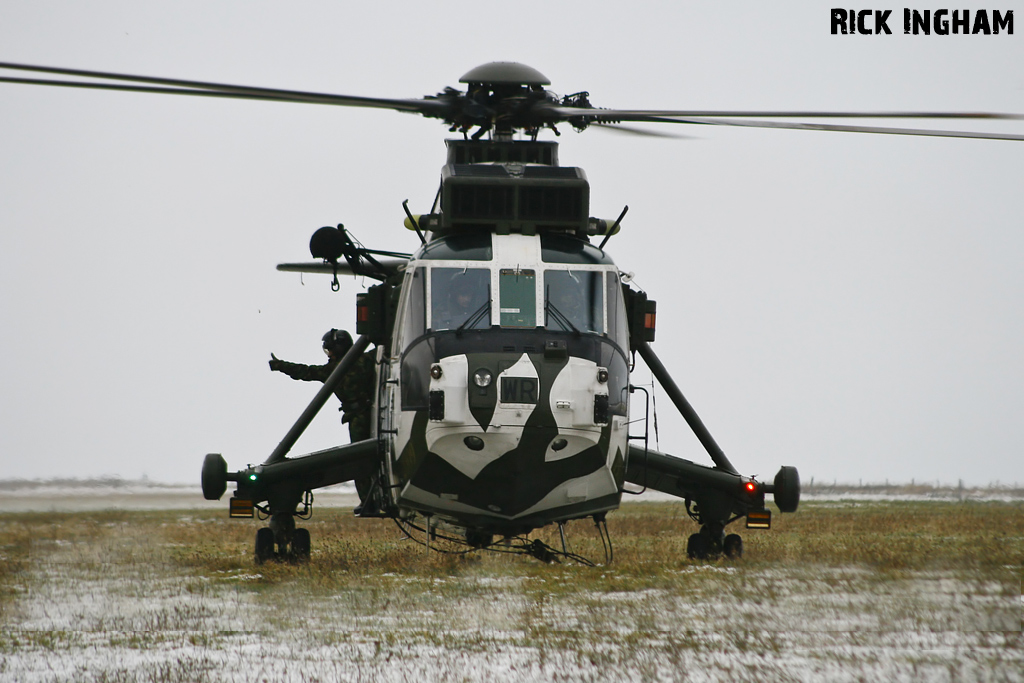 Westland Sea King HC4 - ZE425/WR - Royal Navy