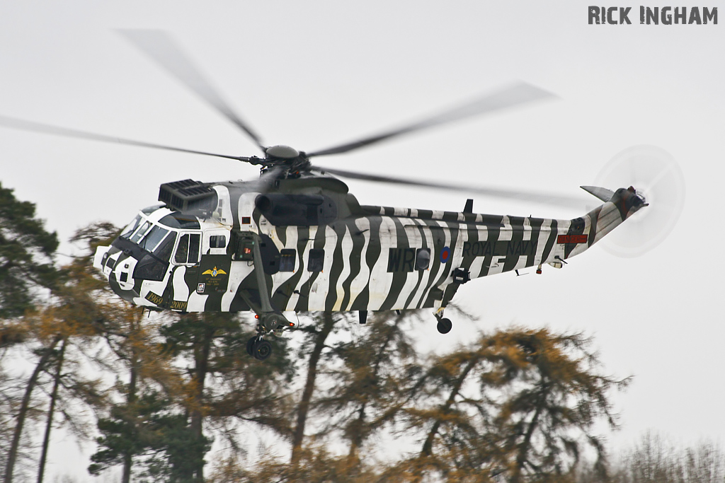 Westland Sea King HC4 - ZE425/WR - Royal Navy