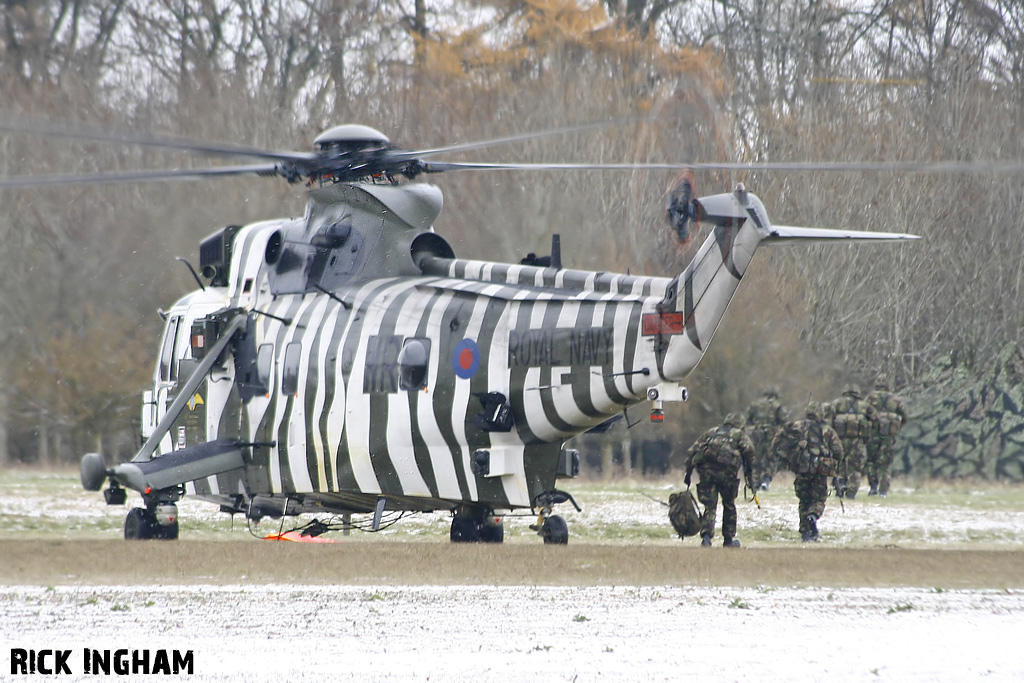 Westland Sea King HC4 - ZE425/WR - Royal Navy